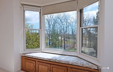 Tiny photo for 20 Trafalgar Square #304, Lincolnshire, IL 60069 (MLS # 12603294)