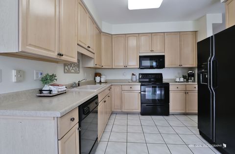 Tiny photo for 20 Trafalgar Square #304, Lincolnshire, IL 60069 (MLS # 12603294)