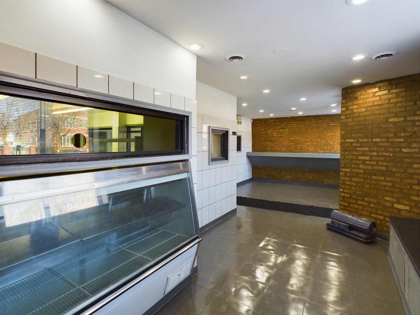 5419 W Madison Street