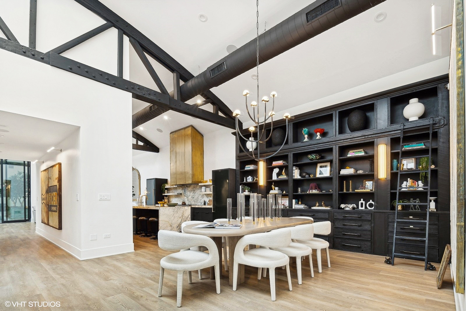 2733 N Pulaski Road
