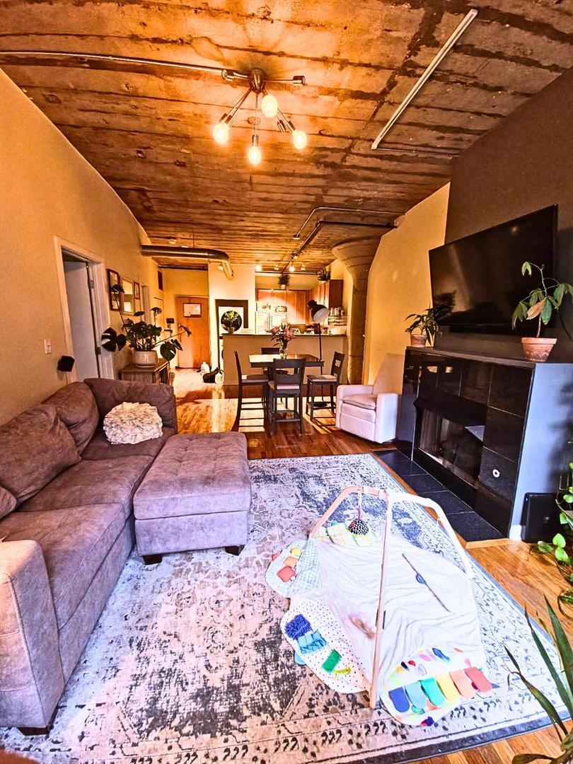 1151 W 14th Place 204