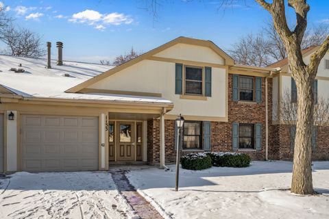 Photo of 1133 Hawthorne Court #A2, Wheeling, IL 60090 (MLS # 12550065)