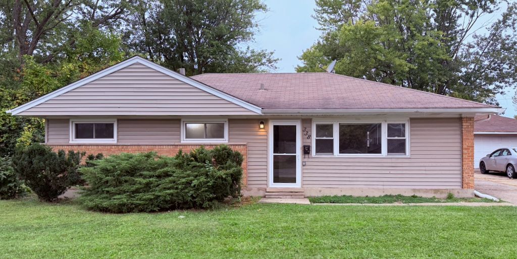 Photo for 338 Waldmann Drive, Park Forest, IL 60466 (MLS # 12501138)