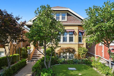 Photo of 2220 Clinton Avenue, Berwyn, IL 60402 (MLS # 12490317)