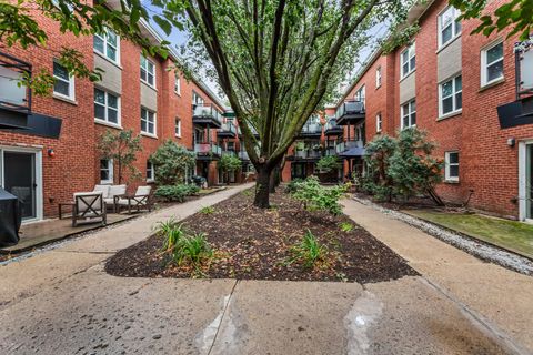 Photo of 6431 N Damen Avenue #2E, Chicago, IL 60645 (MLS # 12468192)
