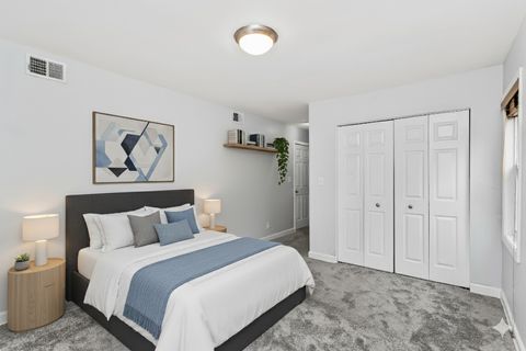 Tiny photo for 6431 N Damen Avenue #2E, Chicago, IL 60645 (MLS # 12468192)