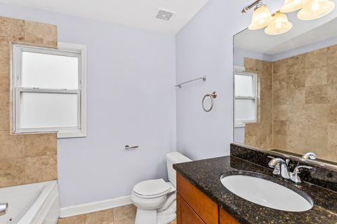Tiny photo for 6431 N Damen Avenue #2E, Chicago, IL 60645 (MLS # 12468192)