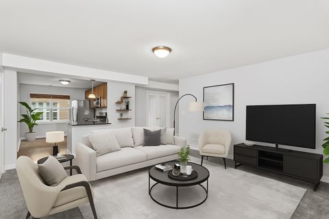 Tiny photo for 6431 N Damen Avenue #2E, Chicago, IL 60645 (MLS # 12468192)