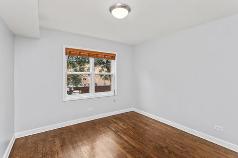 Tiny photo for 6431 N Damen Avenue #2E, Chicago, IL 60645 (MLS # 12468192)
