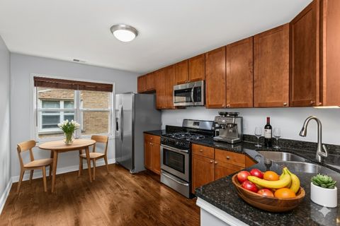 Tiny photo for 6431 N Damen Avenue #2E, Chicago, IL 60645 (MLS # 12468192)