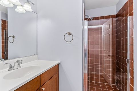 Tiny photo for 6431 N Damen Avenue #2E, Chicago, IL 60645 (MLS # 12468192)
