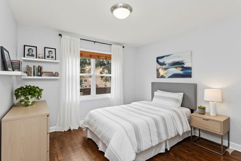 Tiny photo for 6431 N Damen Avenue #2E, Chicago, IL 60645 (MLS # 12468192)