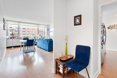 4250 N Marine Drive 1626 Chicago IL 60613