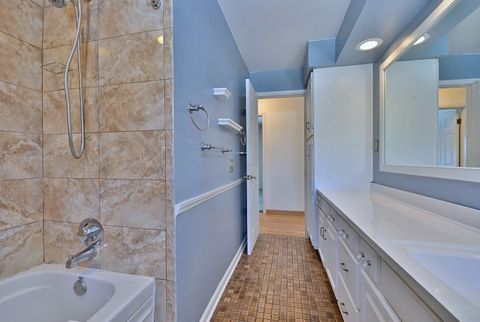 Tiny photo for 406 Hillcrest Drive, Prospect Heights, IL 60070 (MLS # 12509902)