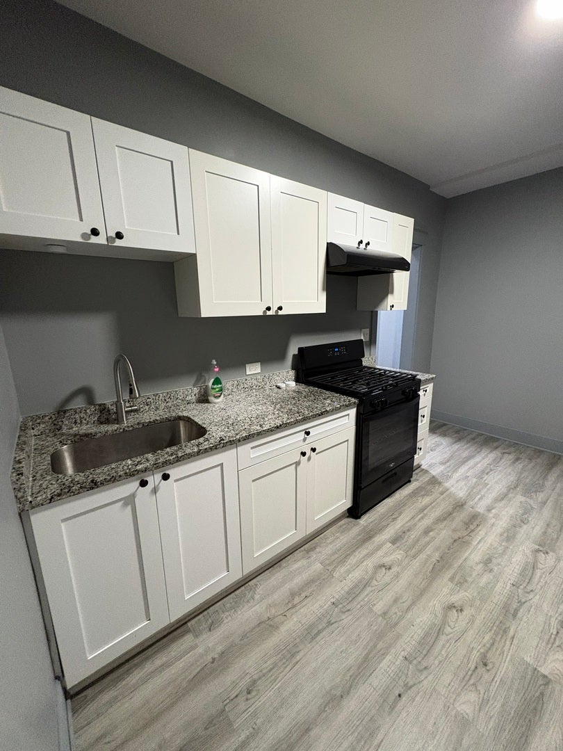 303 Stone Street 2B