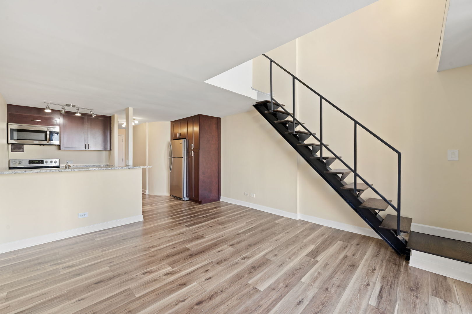 1221 N Dearborn Parkway 1601N