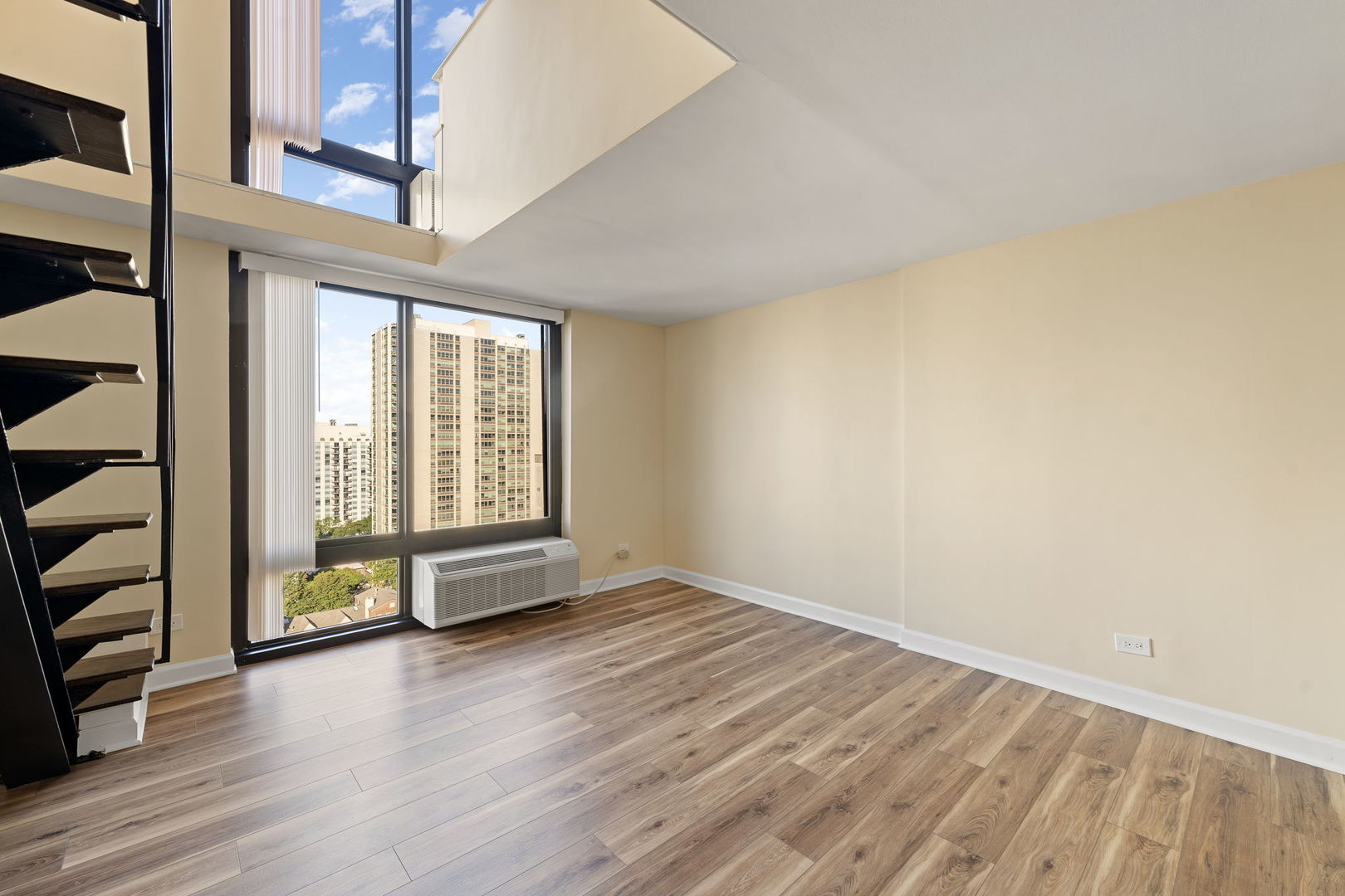 1221 N Dearborn Parkway 1601N