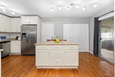 Tiny photo for 1409 W WILLOW Lane, Mount Prospect, IL 60056 (MLS # 12775754)