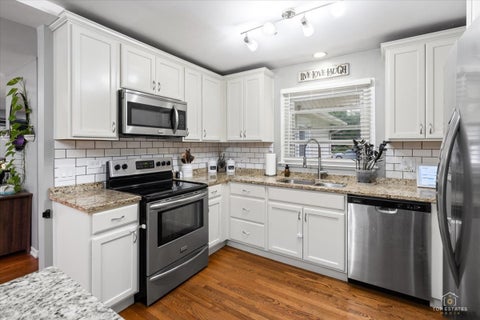 Tiny photo for 1409 W WILLOW Lane, Mount Prospect, IL 60056 (MLS # 12775754)
