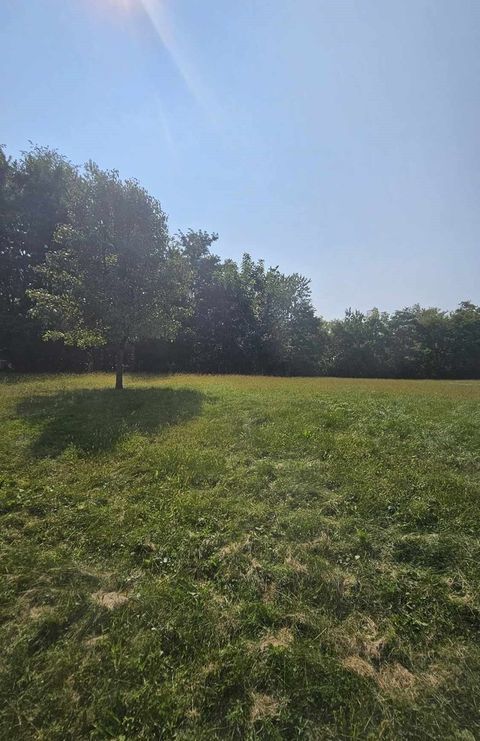 420 WOODLAND Trail Lindenhurst IL 60046