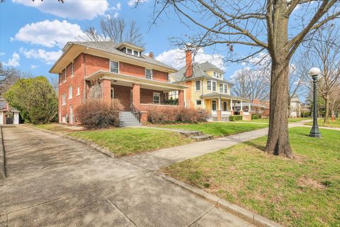 Photo of 1112 W Park Avenue, Champaign, IL 61821 (MLS # 12580337)