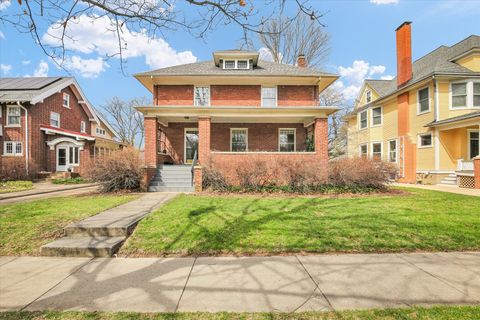 Tiny photo for 1112 W Park Avenue, Champaign, IL 61821 (MLS # 12580337)