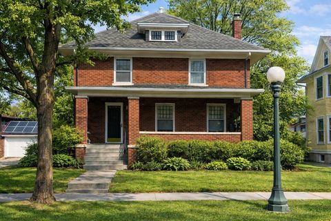 Tiny photo for 1112 W Park Avenue, Champaign, IL 61821 (MLS # 12580337)