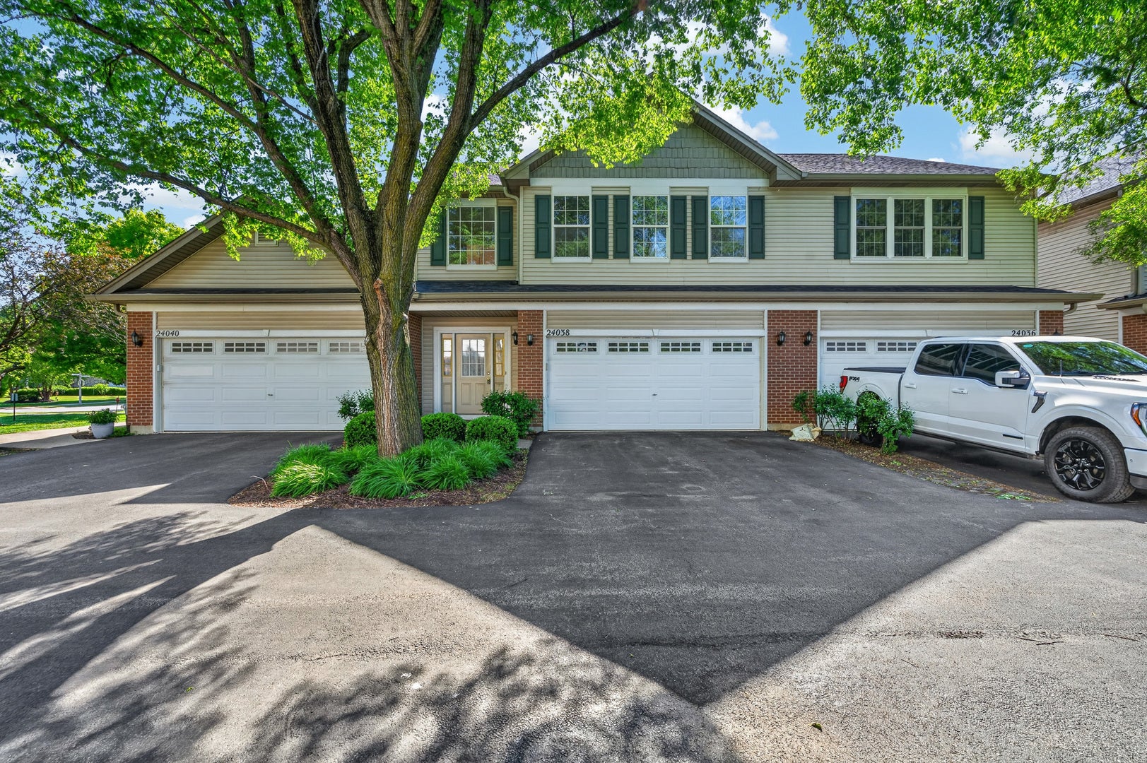 24038 W Walnut Circle 24038
