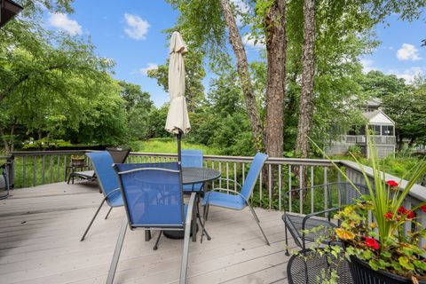 Tiny photo for 28 Warrington Drive, Lake Bluff, IL 60044 (MLS # 12512816)