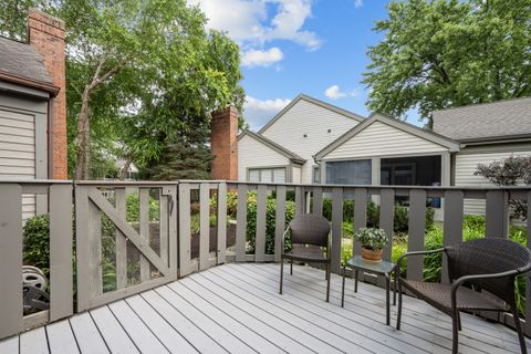 Tiny photo for 28 Warrington Drive, Lake Bluff, IL 60044 (MLS # 12512816)