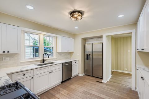 Tiny photo for 14827 Kenneth Avenue, Midlothian, IL 60445 (MLS # 12525043)