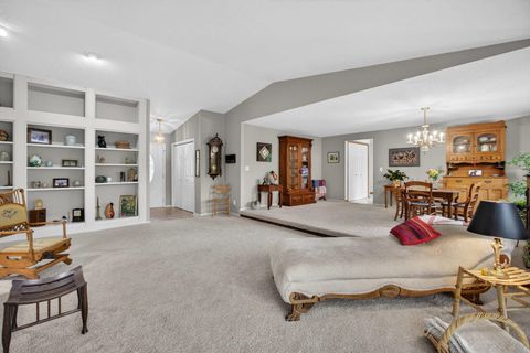 Tiny photo for 5115 Crestview Heights Court, Bettendorf, IA 52722 (MLS # 12631295)