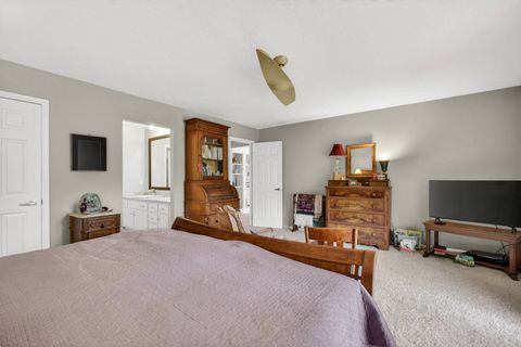 Tiny photo for 5115 Crestview Heights Court, Bettendorf, IA 52722 (MLS # 12631295)