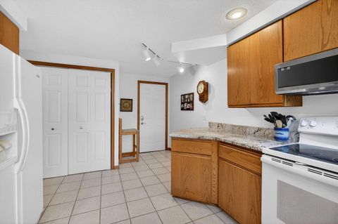 Tiny photo for 5115 Crestview Heights Court, Bettendorf, IA 52722 (MLS # 12631295)