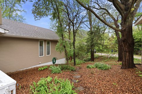 Tiny photo for 5115 Crestview Heights Court, Bettendorf, IA 52722 (MLS # 12631295)