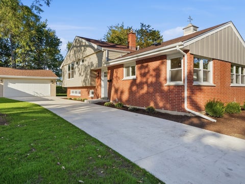 Photo of 1032 61st Street, Downers Grove, IL 60516 (MLS # 12797325)