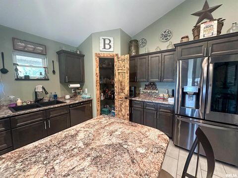 Tiny photo for 9358 LEISURE Lane, Marion, IL 62959 (MLS # EB459964)