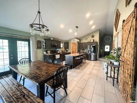 Tiny photo for 9358 LEISURE Lane, Marion, IL 62959 (MLS # EB459964)