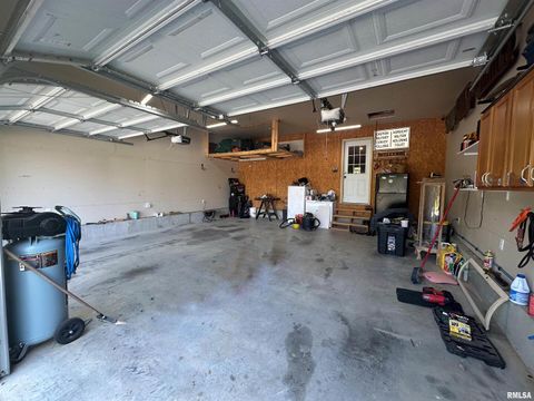 Tiny photo for 9358 LEISURE Lane, Marion, IL 62959 (MLS # EB459964)