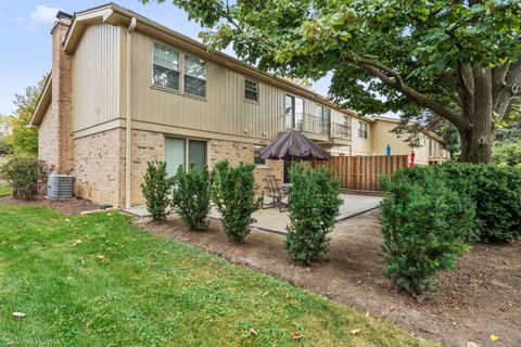 Tiny photo for 19W067 Avenue Normandy South, Oak Brook, IL 60523 (MLS # 12495492)