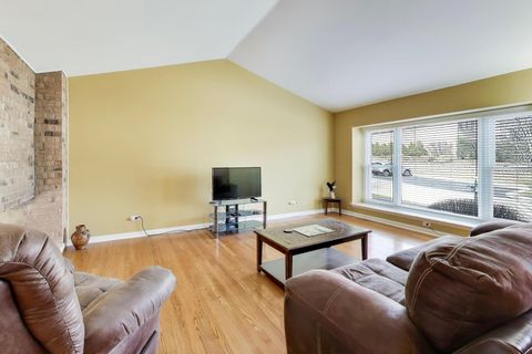 Tiny photo for 19W067 Avenue Normandy South, Oak Brook, IL 60523 (MLS # 12495492)