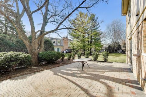 Tiny photo for 19W067 Avenue Normandy South, Oak Brook, IL 60523 (MLS # 12495492)