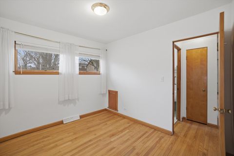 Tiny photo for 906 S Kirk Avenue, Elmhurst, IL 60126 (MLS # 12579557)