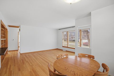 Tiny photo for 906 S Kirk Avenue, Elmhurst, IL 60126 (MLS # 12579557)