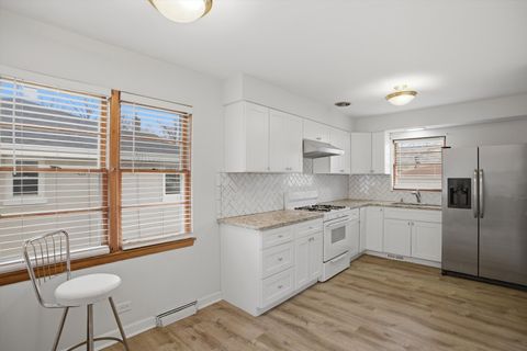 Tiny photo for 906 S Kirk Avenue, Elmhurst, IL 60126 (MLS # 12579557)