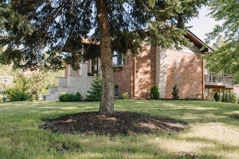 A home in Hickory Hills