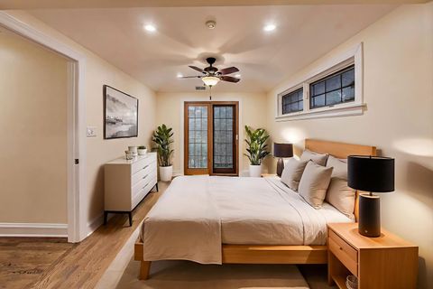 Tiny photo for 6420 N Navajo Avenue, Chicago, IL 60646 (MLS # 12596286)
