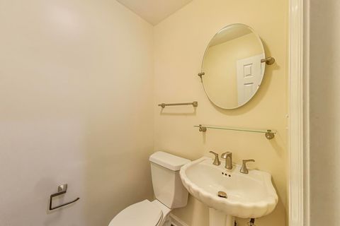 Tiny photo for 6420 N Navajo Avenue, Chicago, IL 60646 (MLS # 12596286)