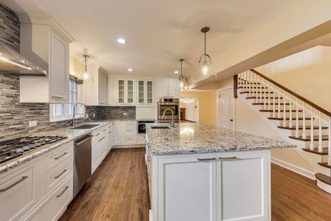 Tiny photo for 6420 N Navajo Avenue, Chicago, IL 60646 (MLS # 12596286)