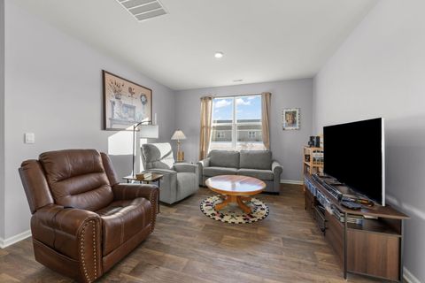 Tiny photo for 906 Homerton Boulevard, North Aurora, IL 60542 (MLS # 12561936)